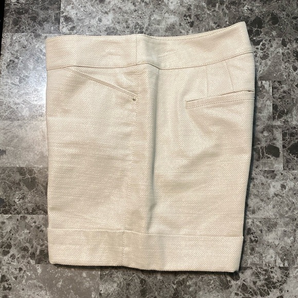 White House Black Market Shimmery Rolled Cuff Shorts - Size 4 - Picture 1 of 12